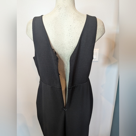 Torrid Maxi Stretch Crepe V-Neck Column Dress Size 12/ 0x NWT - Picture 8 of 13